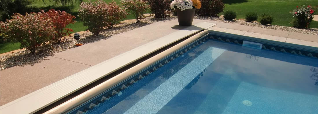 Nashville pool with bench seating