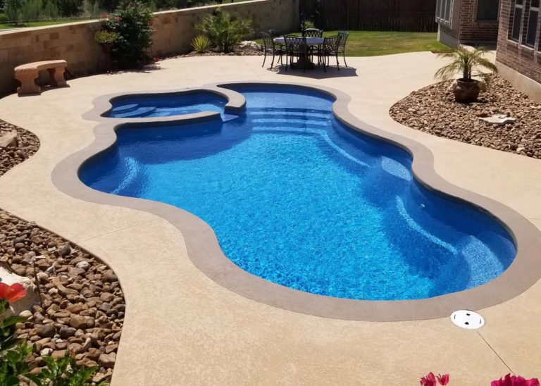 Belle Meade Fiberglass Pool Tennessee